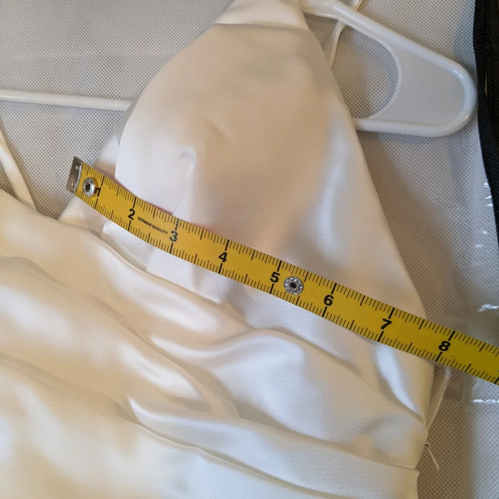 Satin Low Back Wedding Gown ✨ FREE VEIL ✨ - Picture 13 of 15